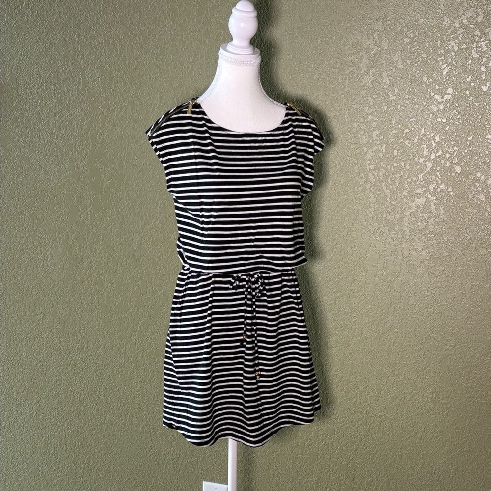 Michael Kors Summer dress! Size S, cotton Jersey with zipper details SO CUTE!!